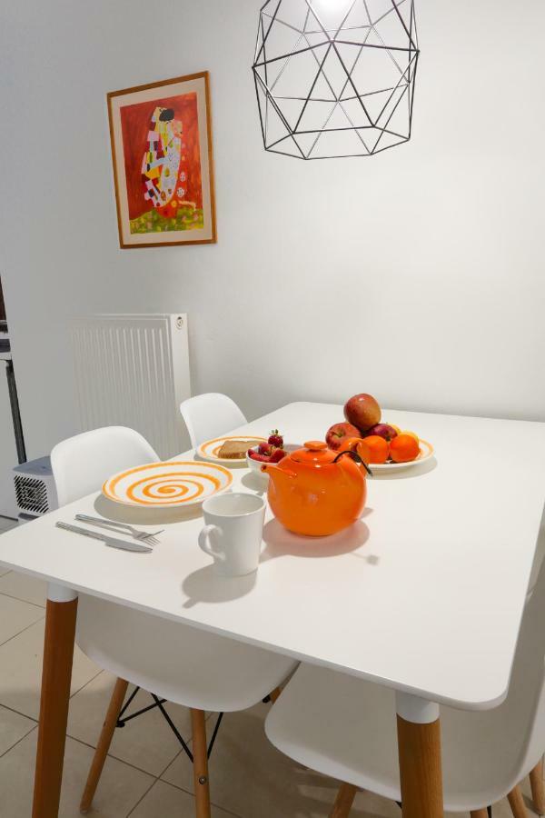 Katia'S Pepper Tree Apartment Heraklion  ภายนอก รูปภาพ
