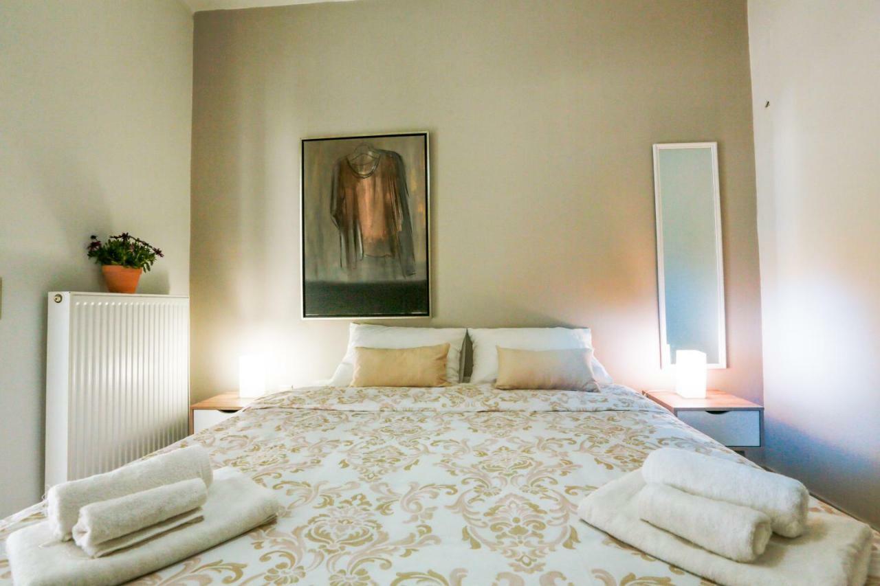 Katia'S Pepper Tree Apartment Heraklion  ภายนอก รูปภาพ